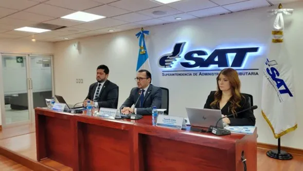 Contribuyentes y controles tributarios de la SAT Guatemala
